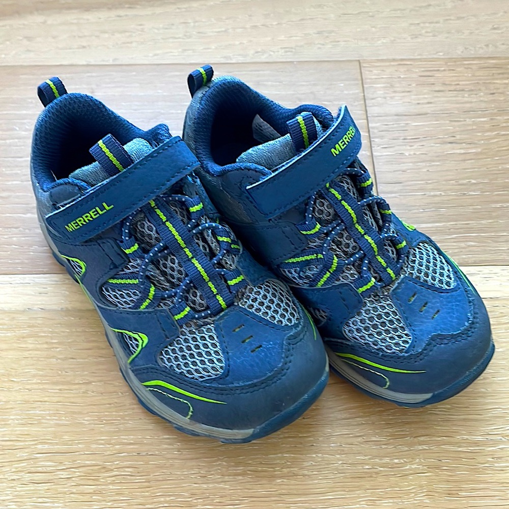 EUC Merrell Child Trail Chaser Hiking Sneaker